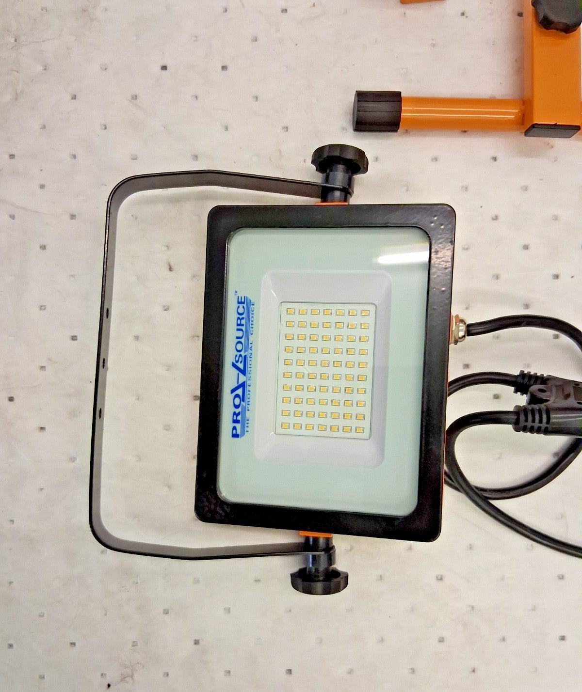 PRO-SOURCE 104 Watt Tripod Electric Portable LED Light LWLT10000A-PRO