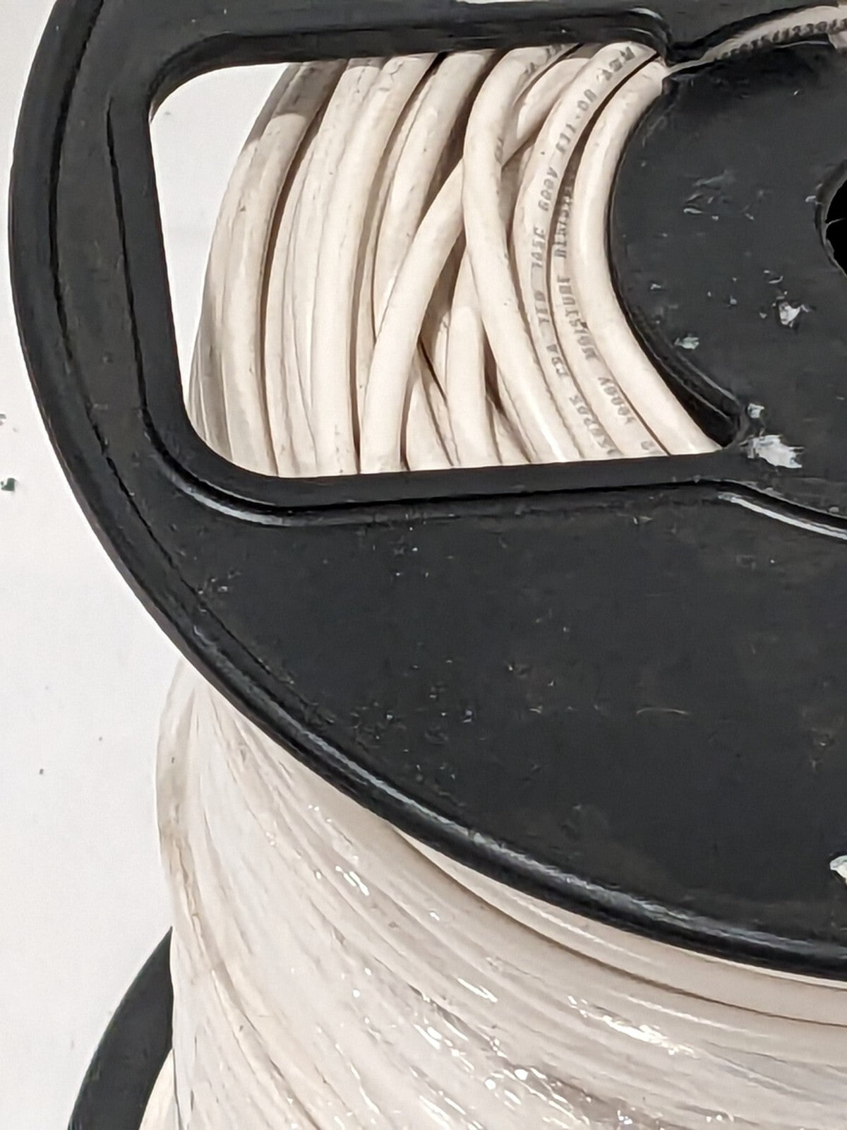 SOUTHWIRE Machine Tool Wire 14 AWG, White, 500' Length PVC  411030501