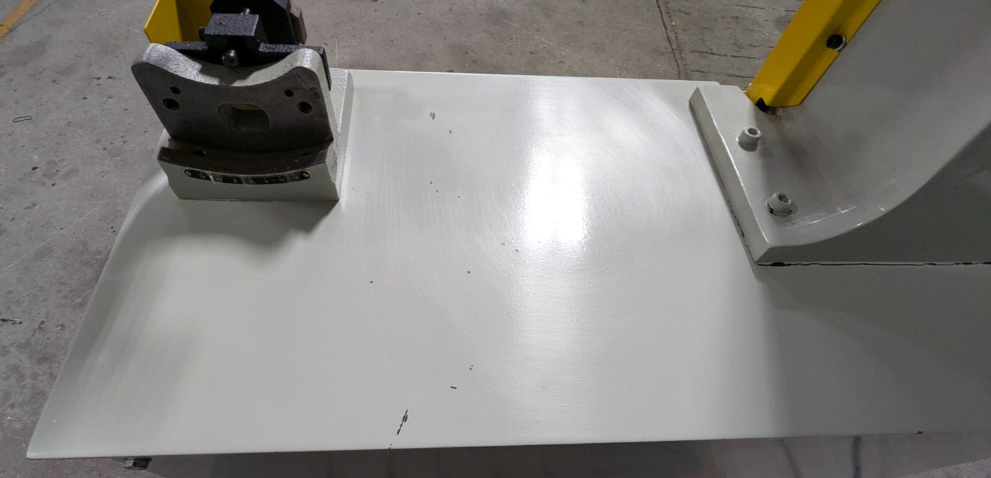 KBC Model 450 18" Vertical Bandsaw  220V/3ph  1HP  Variable Speed  *Never U