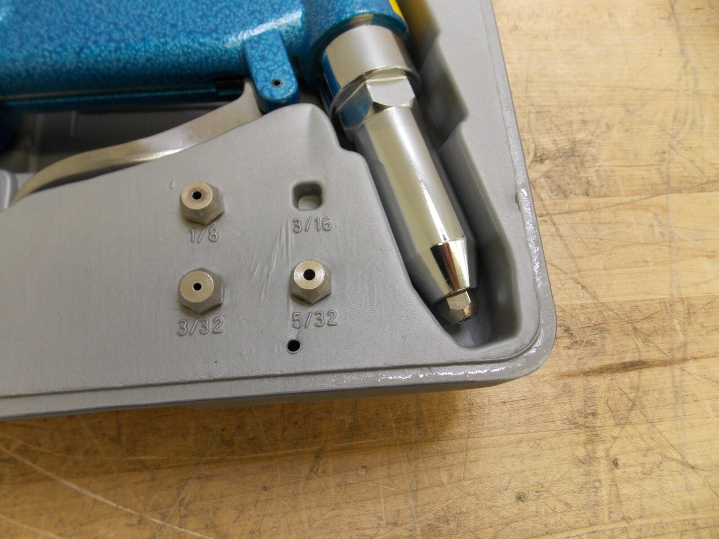 WorkSmart Riveting Hammer 3/16" Cap. 9/16" Stroke 4 CFM 1/4" NPT #WS-PT-0810KSG