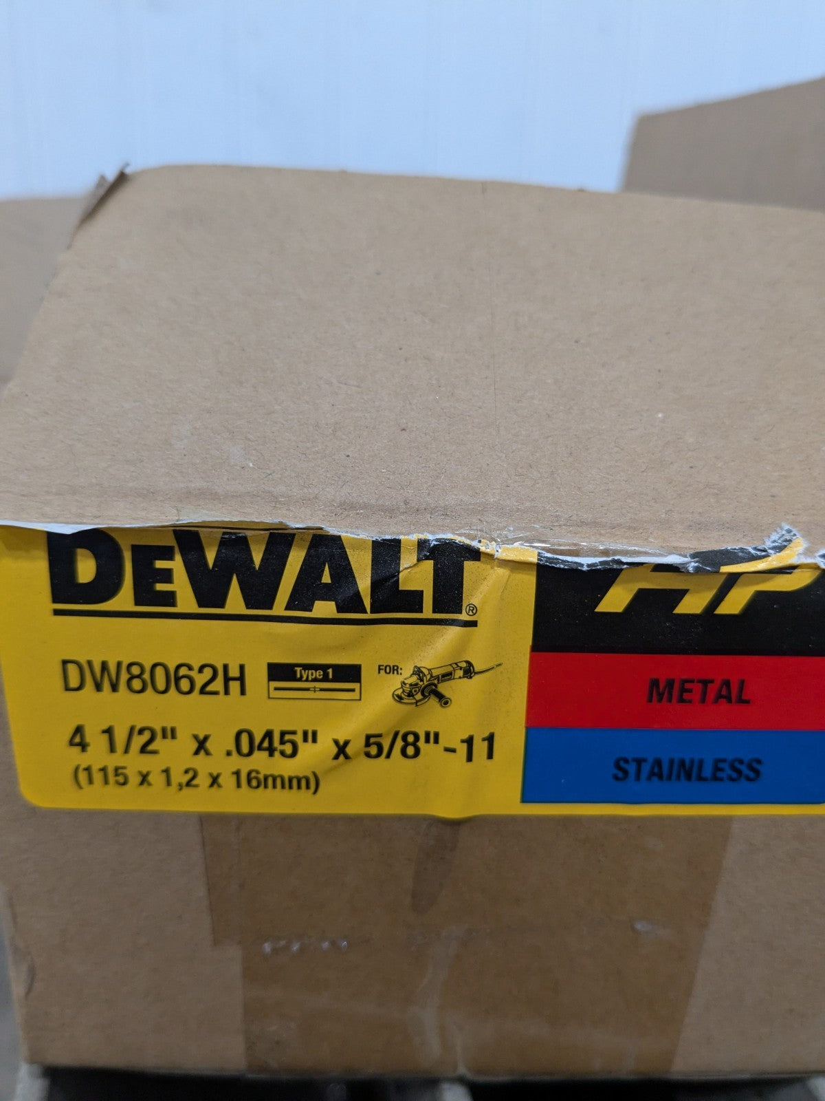 DEWALT Cutoff Wheel 4-1/2" Dia, 0.0450" Thick, 5/8" Hole Box of 1
