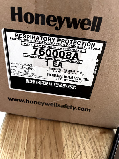 NORTH Full Face Respirator: Silicone, Threaded, Medium/Large 760008A