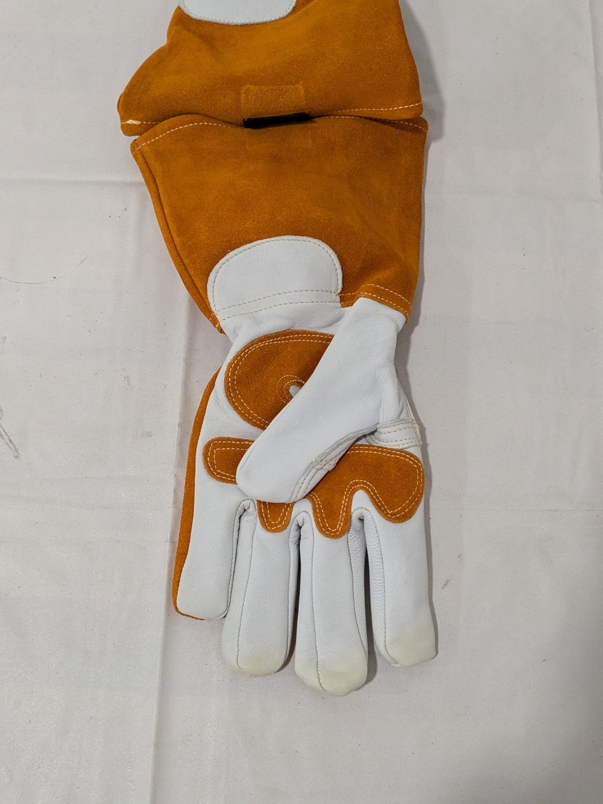 STEINER Welding Gloves: Size Medium, Goatskin Leather 0215-M