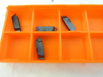 HERTEL 16 2S1.20R HP240C qty 4 Carbide Cutoff Inserts 45743036