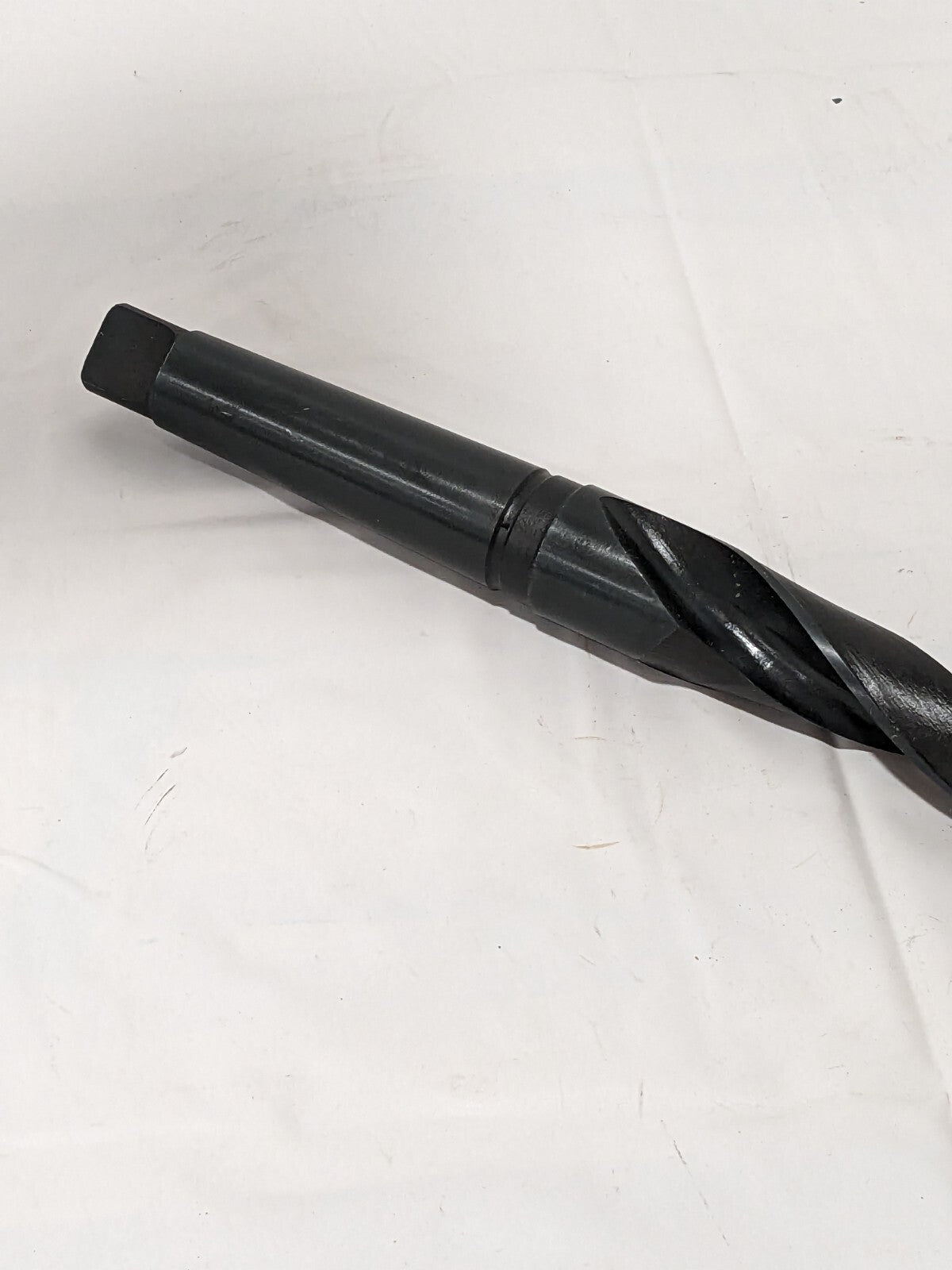 HSS Taper Shank Drill Bit: 1-11/32" Dia, 4MT, 118 ° Point 01541226