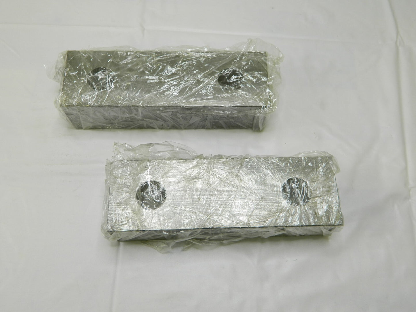 GIBRALTAR Vise Jaw: 6-1/8 Wide, 2 High, 1-1/2 Thick, Flat Qty 2 428-1068