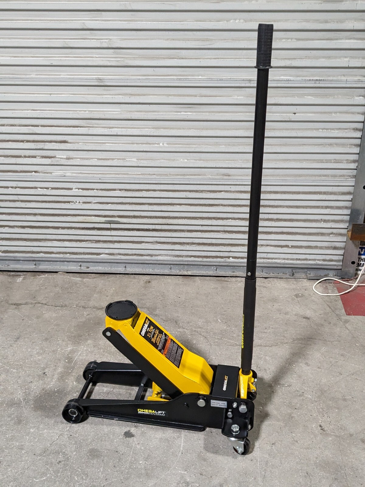 Omega Magic Lift Hydraulic Service Jack 3-1/2 Ton Capacity 21-5/8" Max Height