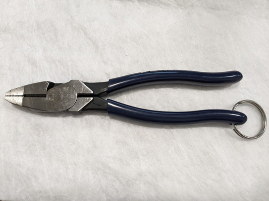 KLEIN TOOLS 9-3/8" OAL, 12 AWG Capacity, Standard Lineman's D213-9NETT