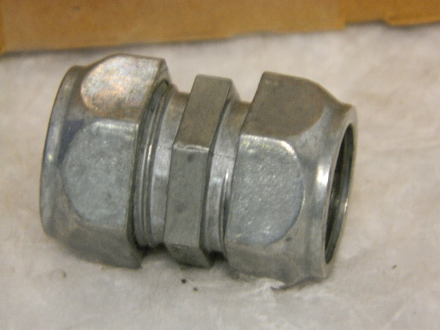 Emerson 1/2" Trade Compression EMT Conduit Coupling Qty 50 Neer TC-611
