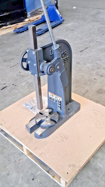 Dake Arbor Press 1" Ram 4-1/2" Throat Depth 1-1/2 Ton Pressure 901005