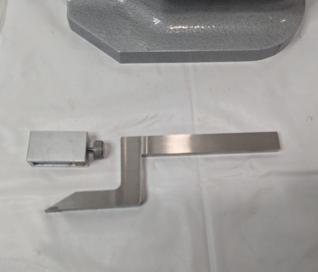 Mitutoyo Digimatic Height Gage 24"/600mm 0.001500" Acc HDM-24" AX