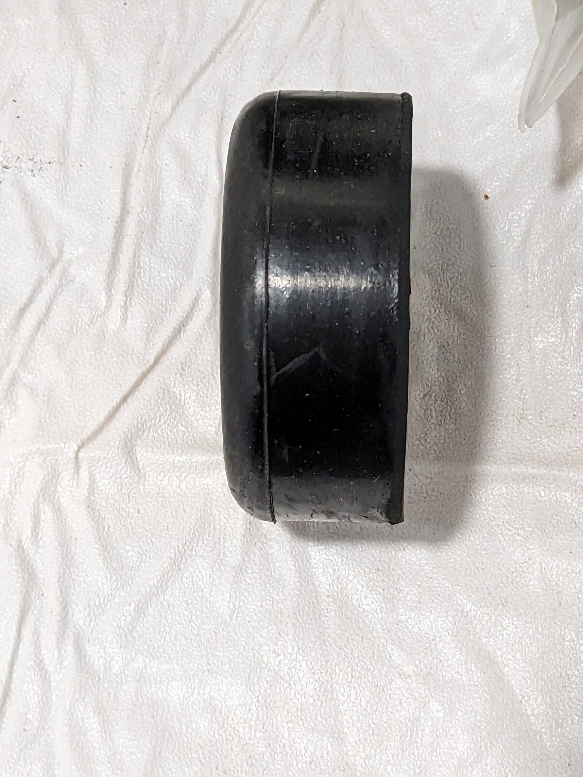 Rubber Bumpers 2-1/2" Diam., 1-1/8 Thread, 1" High Qty 20 RECRB-19-BKN