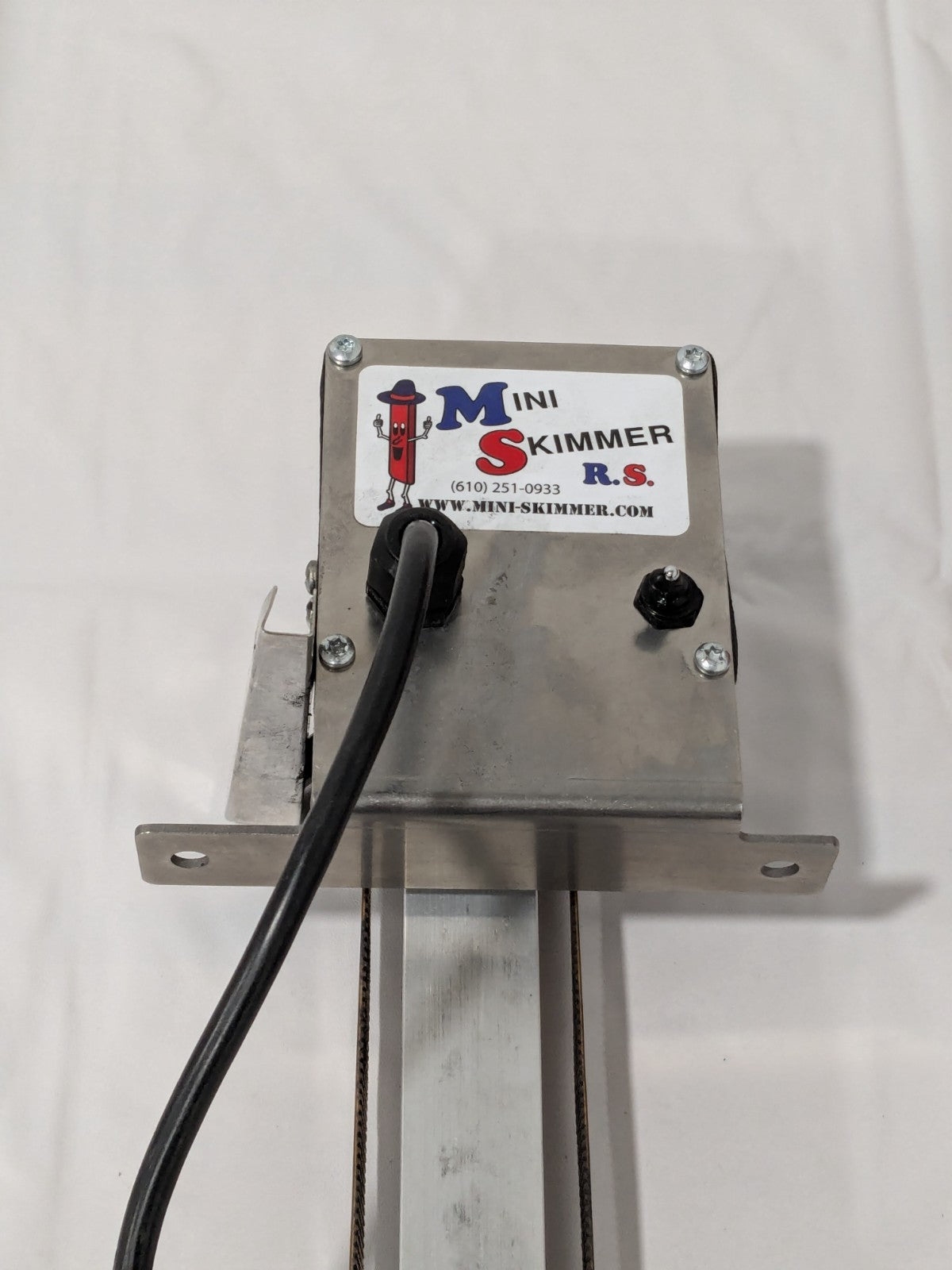 Mini-Skimmer Oil Skimmer: 0.25 GPH, 8" Reach, with On/Off Switch MSRS8CS