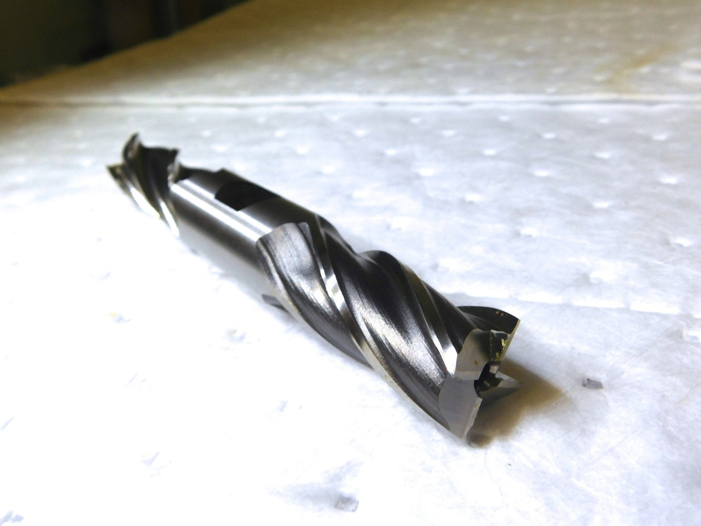 Putnam Tools HSS Dbl End Square End Mill 15/16 Dia 4Fl RH 1 Shk Diameter 94874