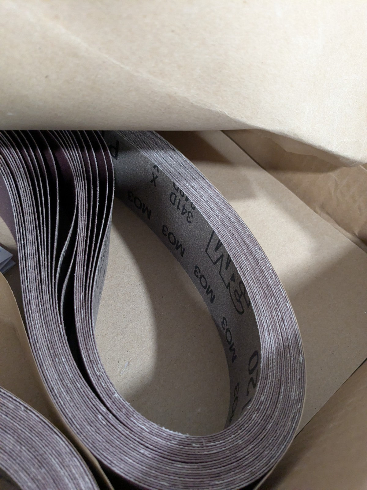(40) 3M Abrasive Belt: 2" Wide, 60" OAL, 120 Grit, Aluminum Oxide 7010361720