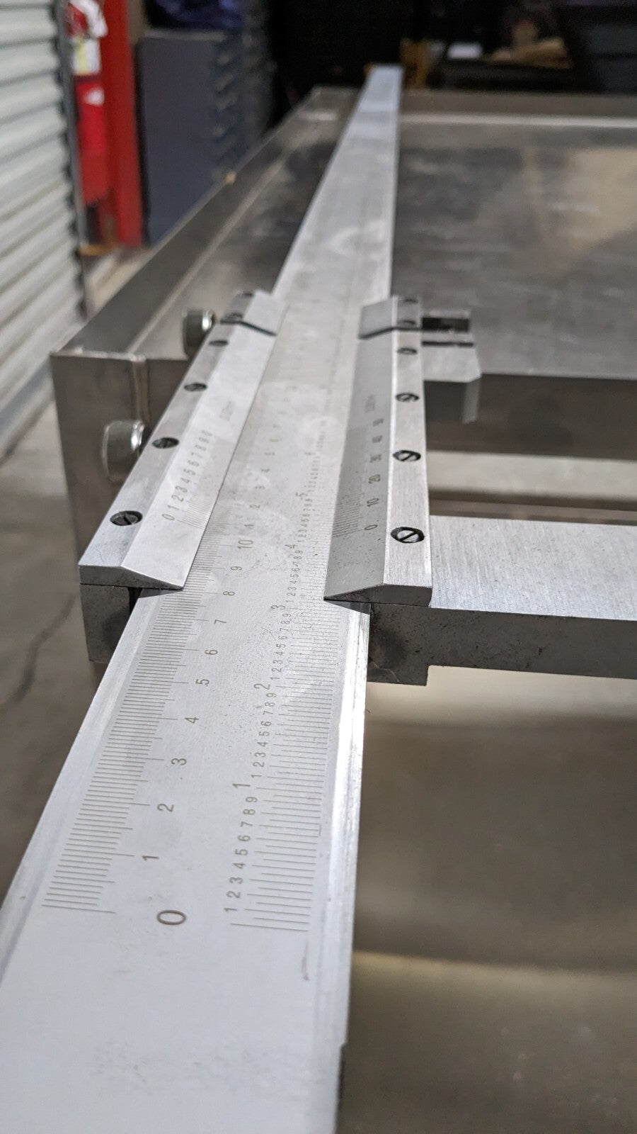 Vernier Caliper 0 to 60" .0043" Accuracy .001" Graduation 8" Jaw Depth 611-5660