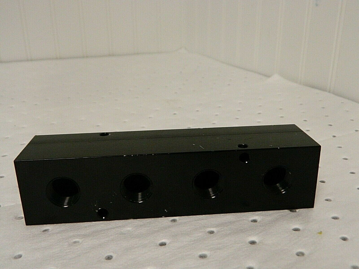 PRO Outlet Manifold 3/8 x 1/2 x 6 1/4 2 Inlet 4 Outlet 06429500
