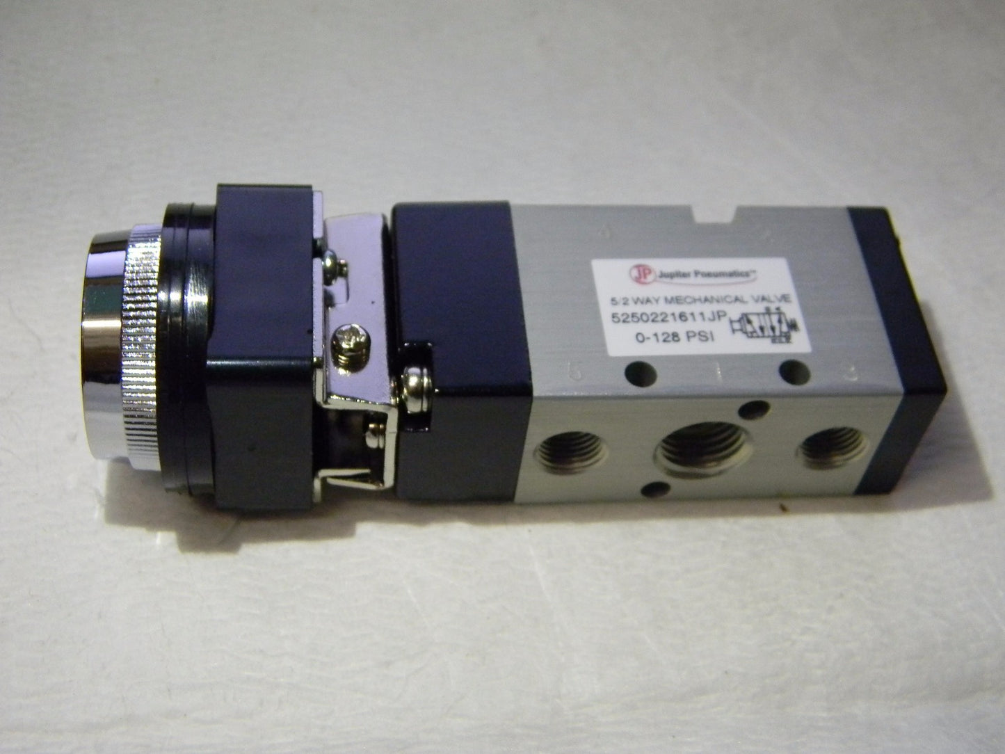 Jupiter Pneumatics Flush Palm Mechanical Valve 1/4" NPT 5/2 Way 5250221611J