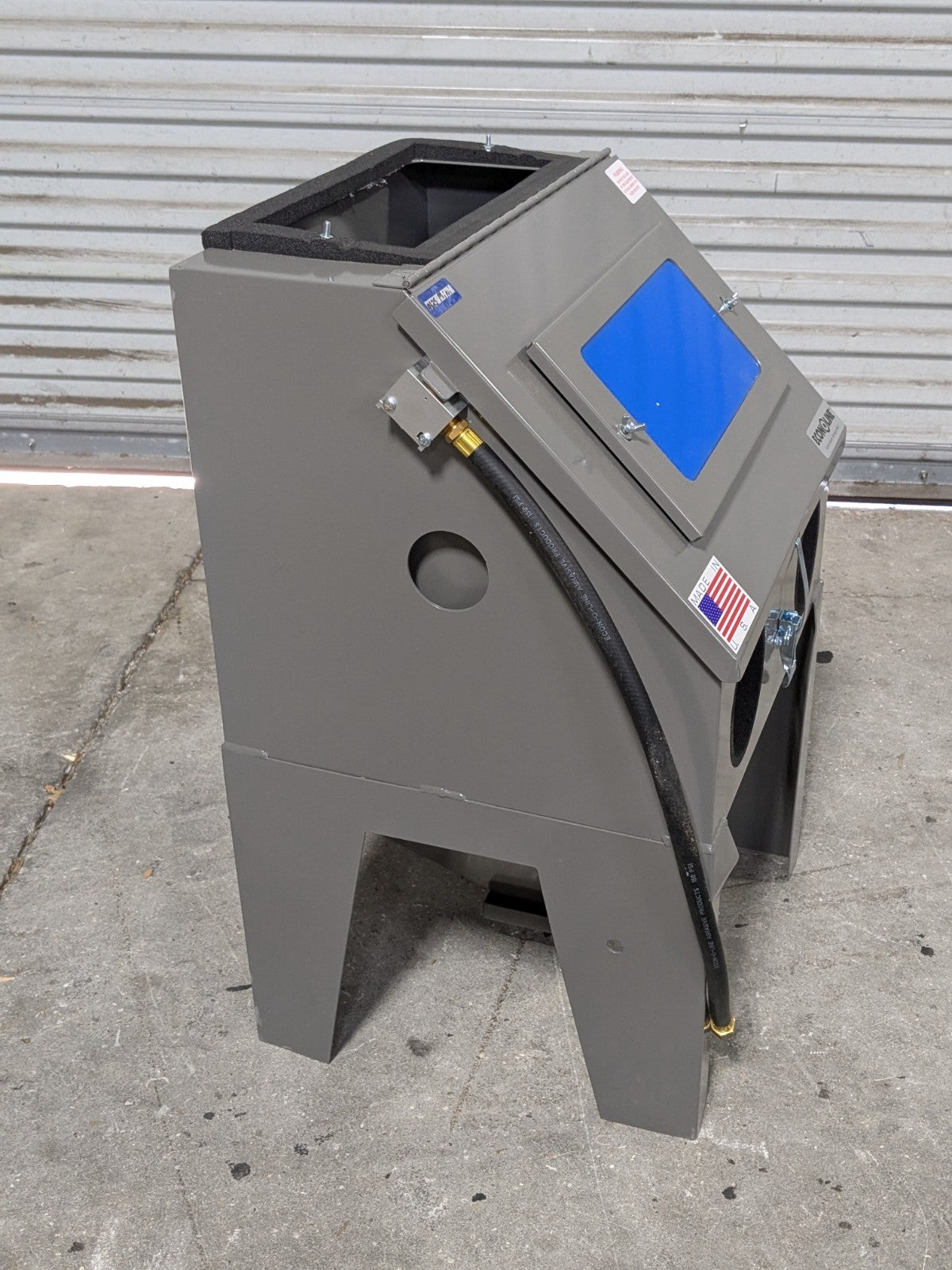 Econoline Mini Benchtop Blast Cabinet 18" x 16" x 16" Workspace SCRATCH N DENT