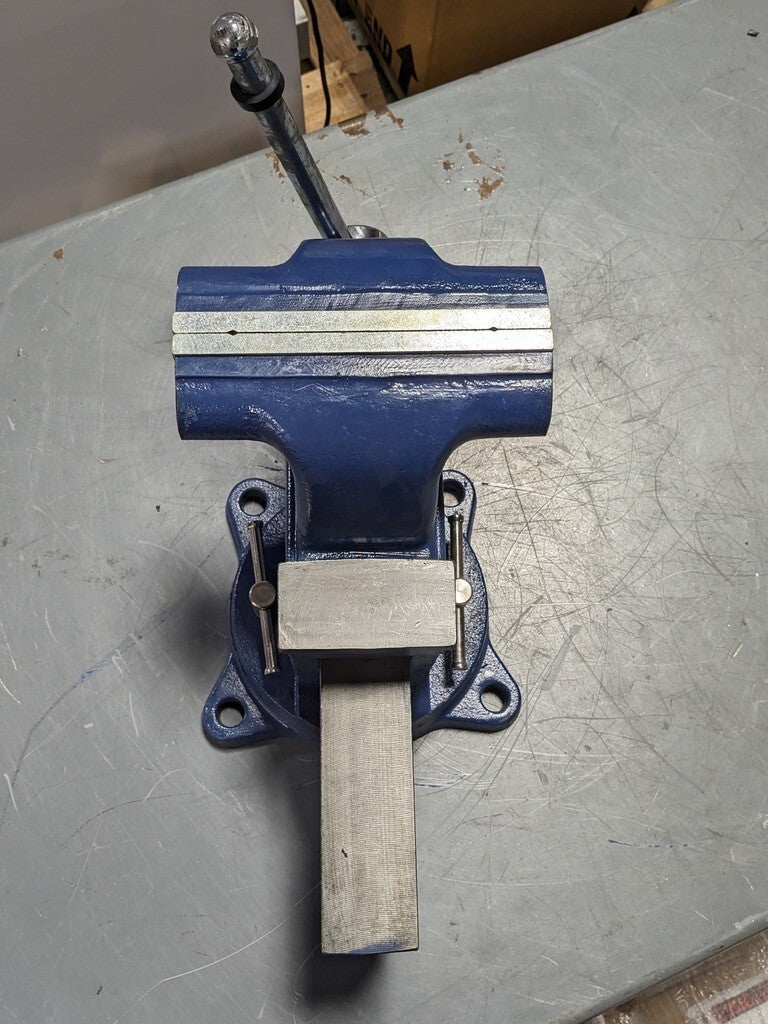 Yost Heavy Duty Tradesman Bench Vise w/ Swivel Base and Pipe Jaws 56399