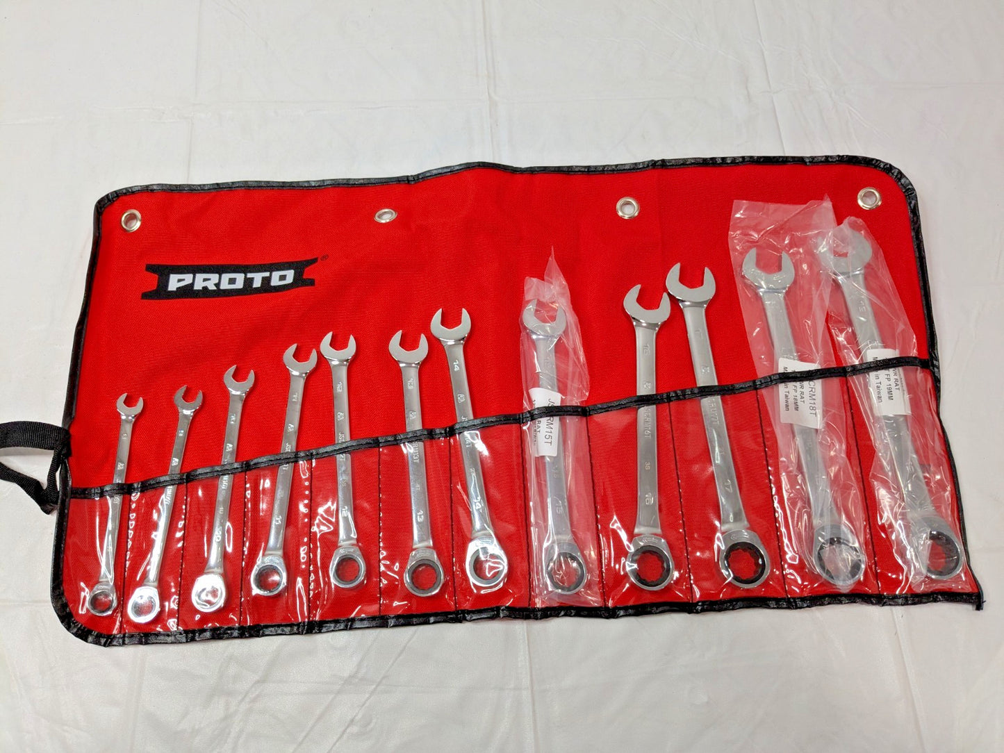 Proto 12 Piece Metric Combination Wrench Set 8 to 19 mm JSCRMT-12S