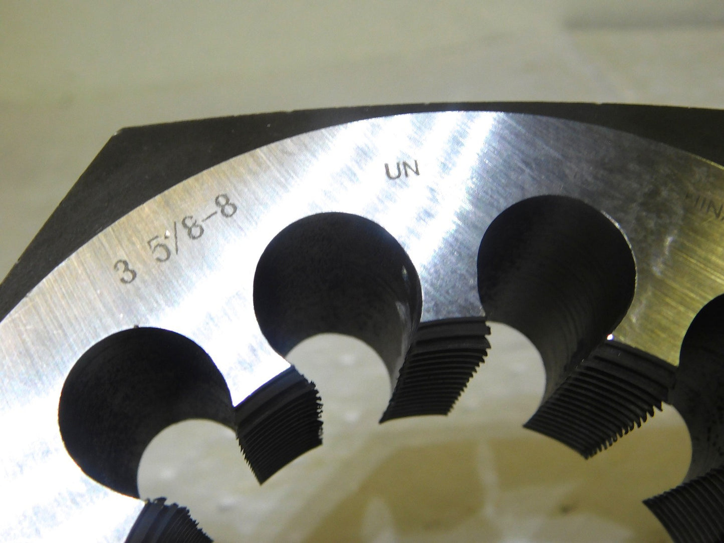 Interstate Hex Rethreading Die 6 Dia 3-5/8-8 UN RH 2-1/4 Thickness 365-3585