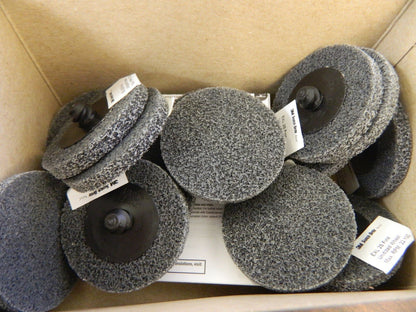 (60) 3M Quick-Change Disc: Roloc TR, 2 Dia Silicon Carbide Non-Woven 7000045976