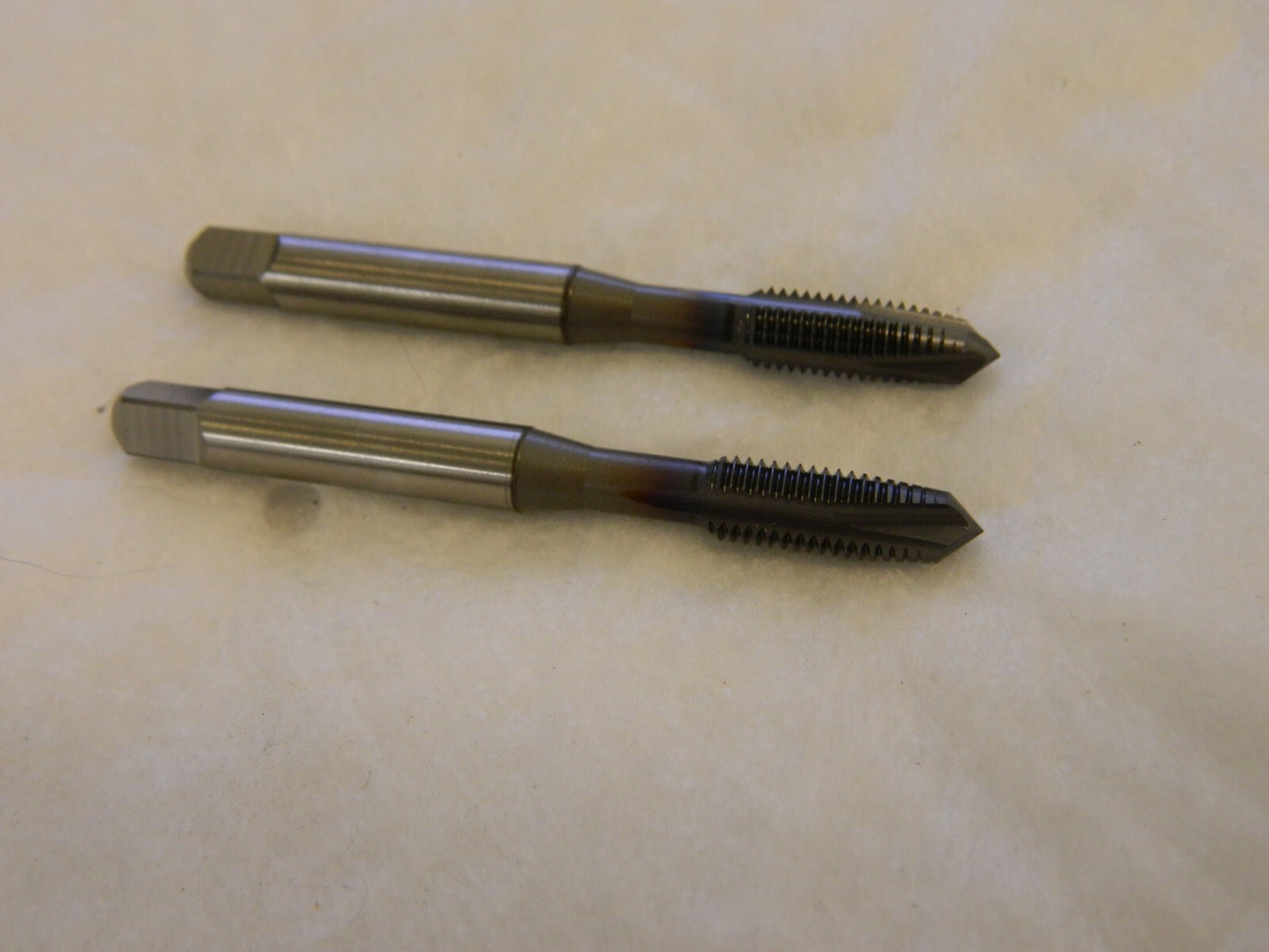 OSG Spiral Point Tap qty 2 : 1/4-28 UNF, 3 Flutes 1700308