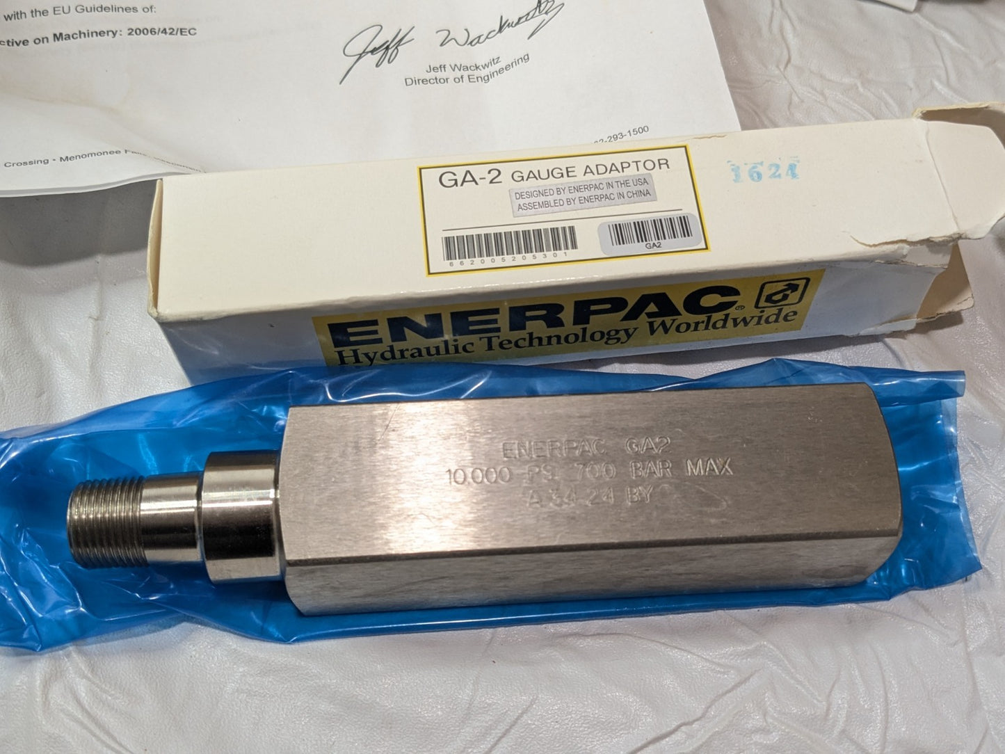 Enerpac Low Height Hydraulic Cylinder & Hand Pump Set 100T 2.25" Stroke SCL1002H