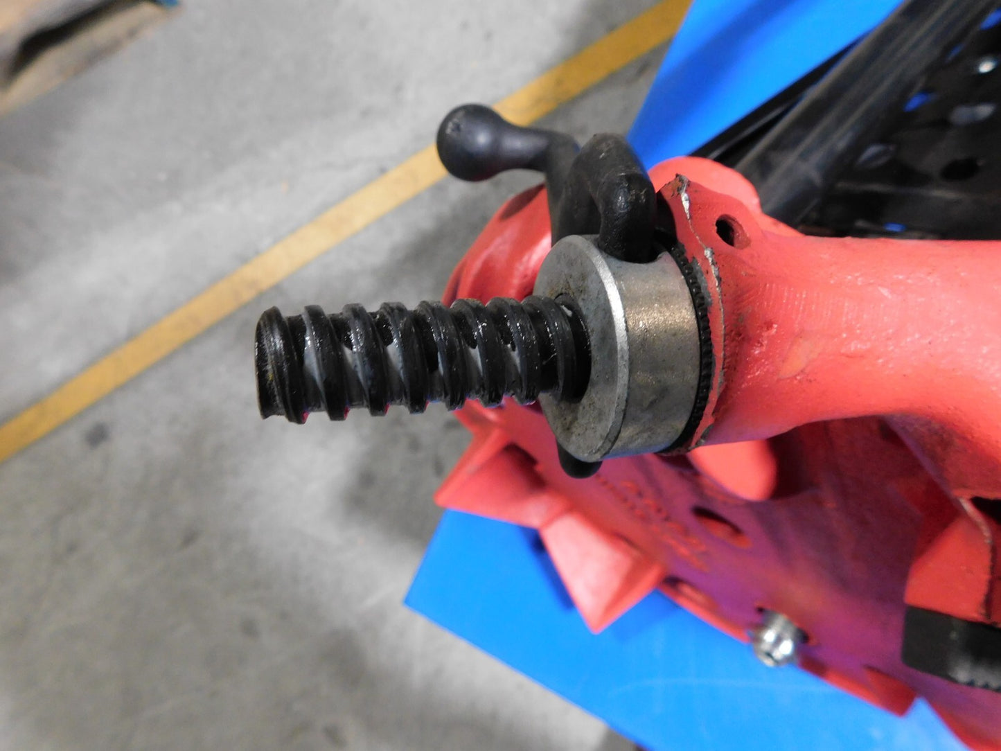 Portable Tristand Chain Vise 1/8" to 6" Pipe Cap CBTX083
