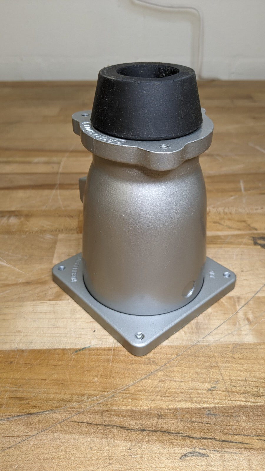 Russell &amp; Stoll 3437 100 Amp 480 VAC 2P3W Plug Pin &amp; Sleeve Receptacle N