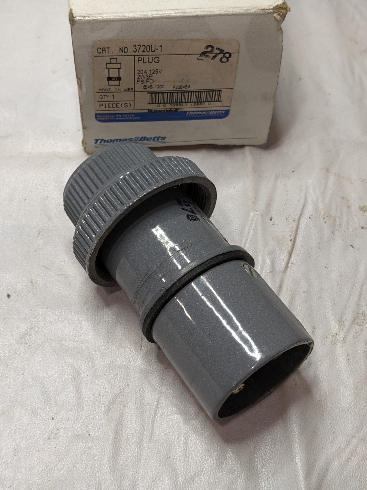 Thomas & Betts Male Connector 20A/125V Plug 3720U-1