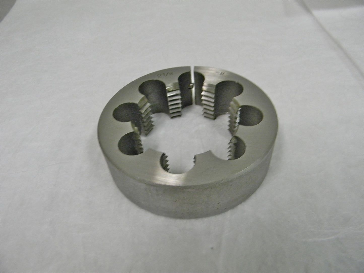 Pro-Grade Adjustable Rd Special Thread Split Die 2-1/8"-8 HSS 2-1/2" O