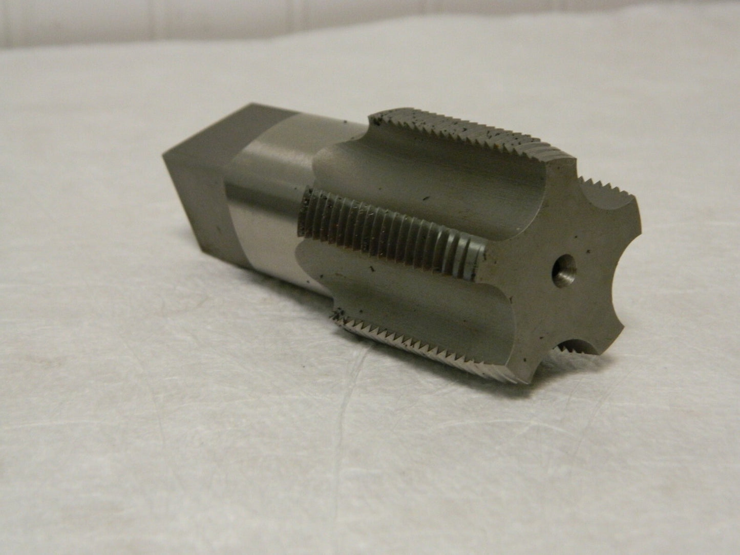 Hertel Short Projection Standard Pipe Tap 1-1/4-11-1/2 NPTF 5 FL 59920025