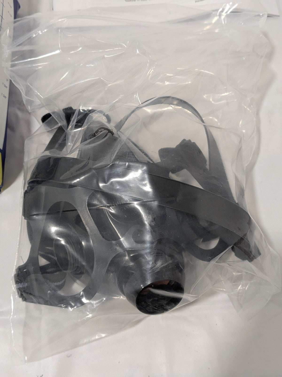 North Half Facepiece Respirator: Silicone, Threaded, Size Large 770030L