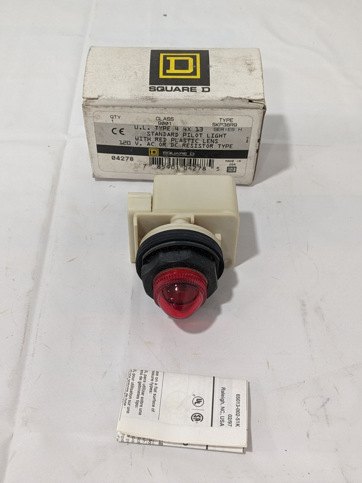 Square D Standard Pilot Light 120V AC-DC Red Plastic Lens 9001-SKP38R9