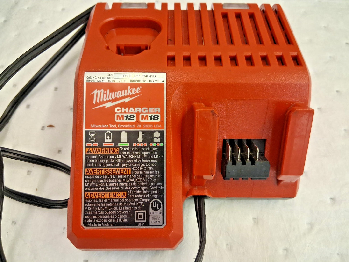Milwaukee Tool M18 &amp; M12 Multi-Voltage Charger 48-59-1812