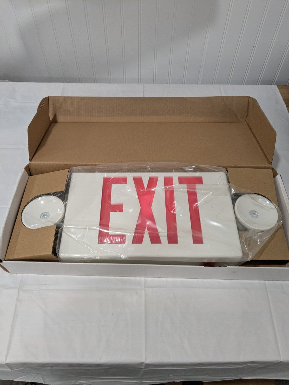 Eaton Illuminated Exit Sign 1 and 2 Face, 0.98, 1.03 Watt LPX7