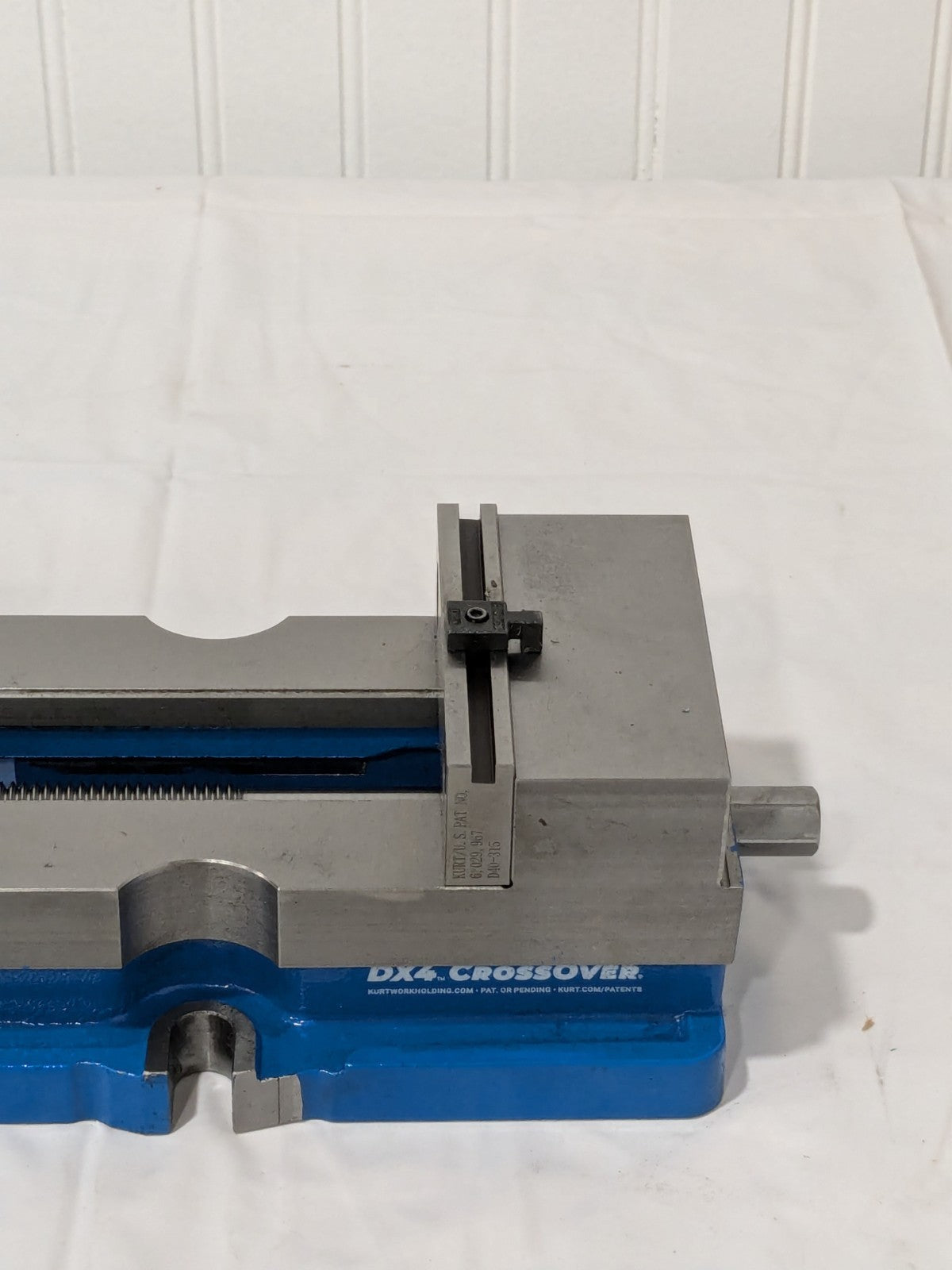 Kurt Machine Vise: Single-Station, 4.00" Jaw Width, 6-1/2" Jaw Opening DX4R