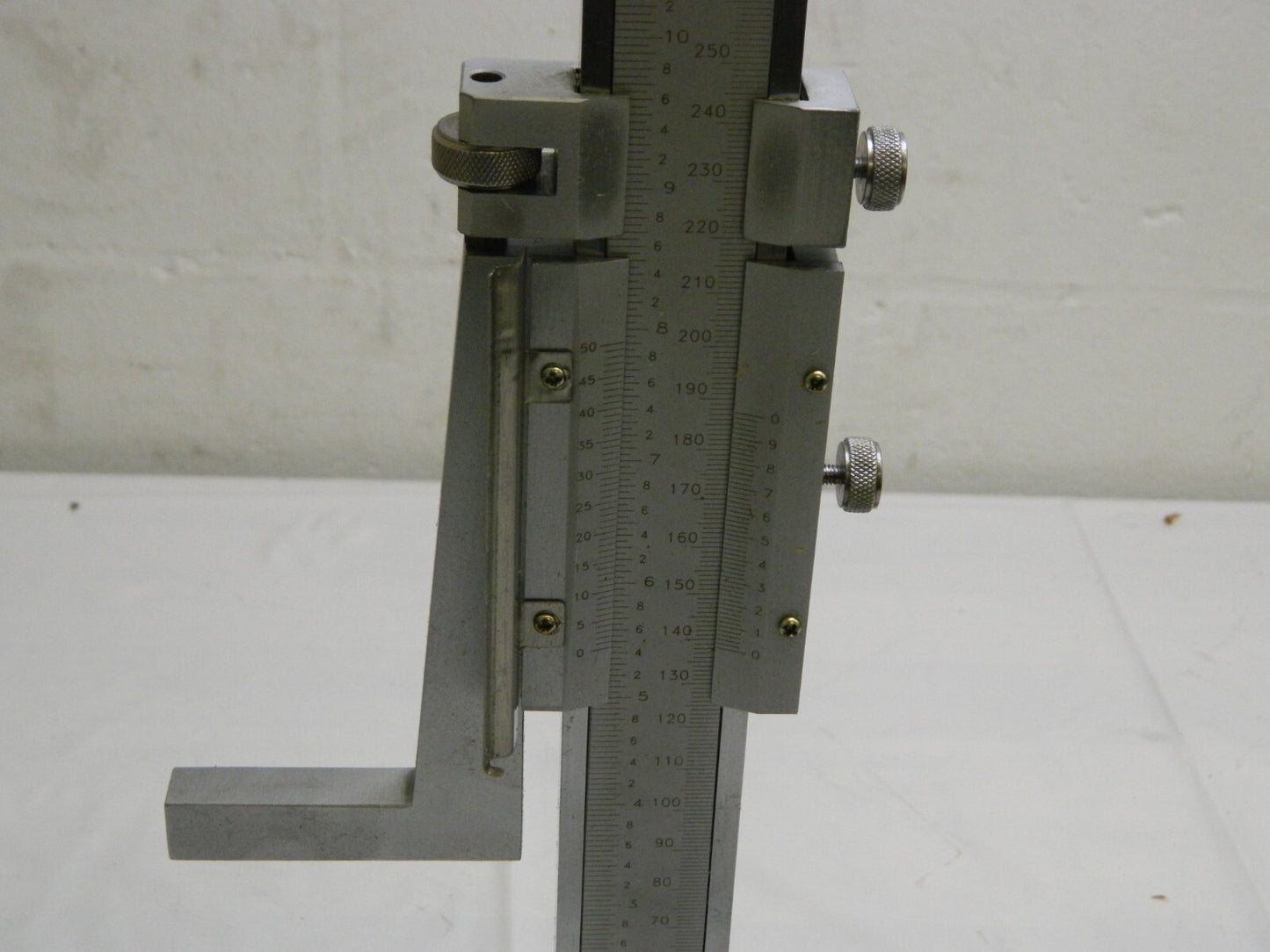 Vernier Height Gage 0-18" Measurement 0.001 In Graduation 622-8518 INCOMPLE
