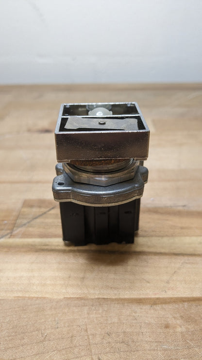 Eaton E30DB A4 Push Button Operator Square Multifunction E30 30.5 mm 240 Vac
