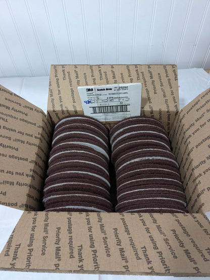 3M Hook &amp; Loop Disc: 5" Dia, Non-Woven, Aluminum Oxide Box of 42 710013