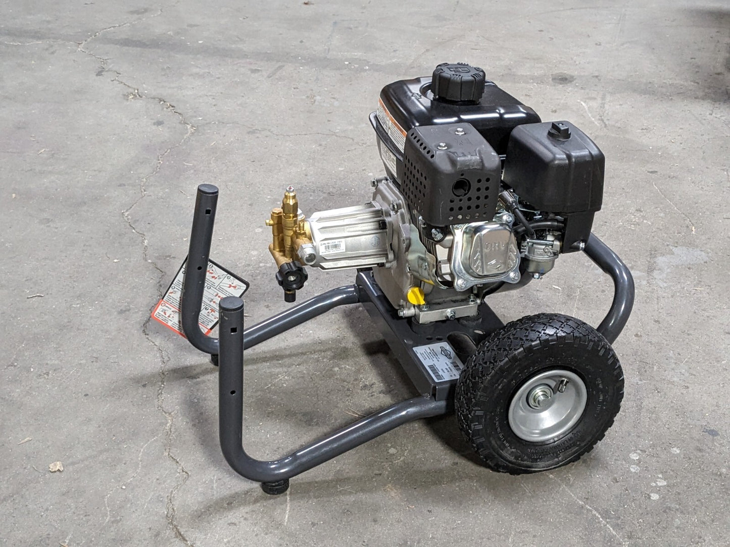 Briggs and Stratton 020775A Gas Powered Cold Water Pressure Washer 3400 PSI