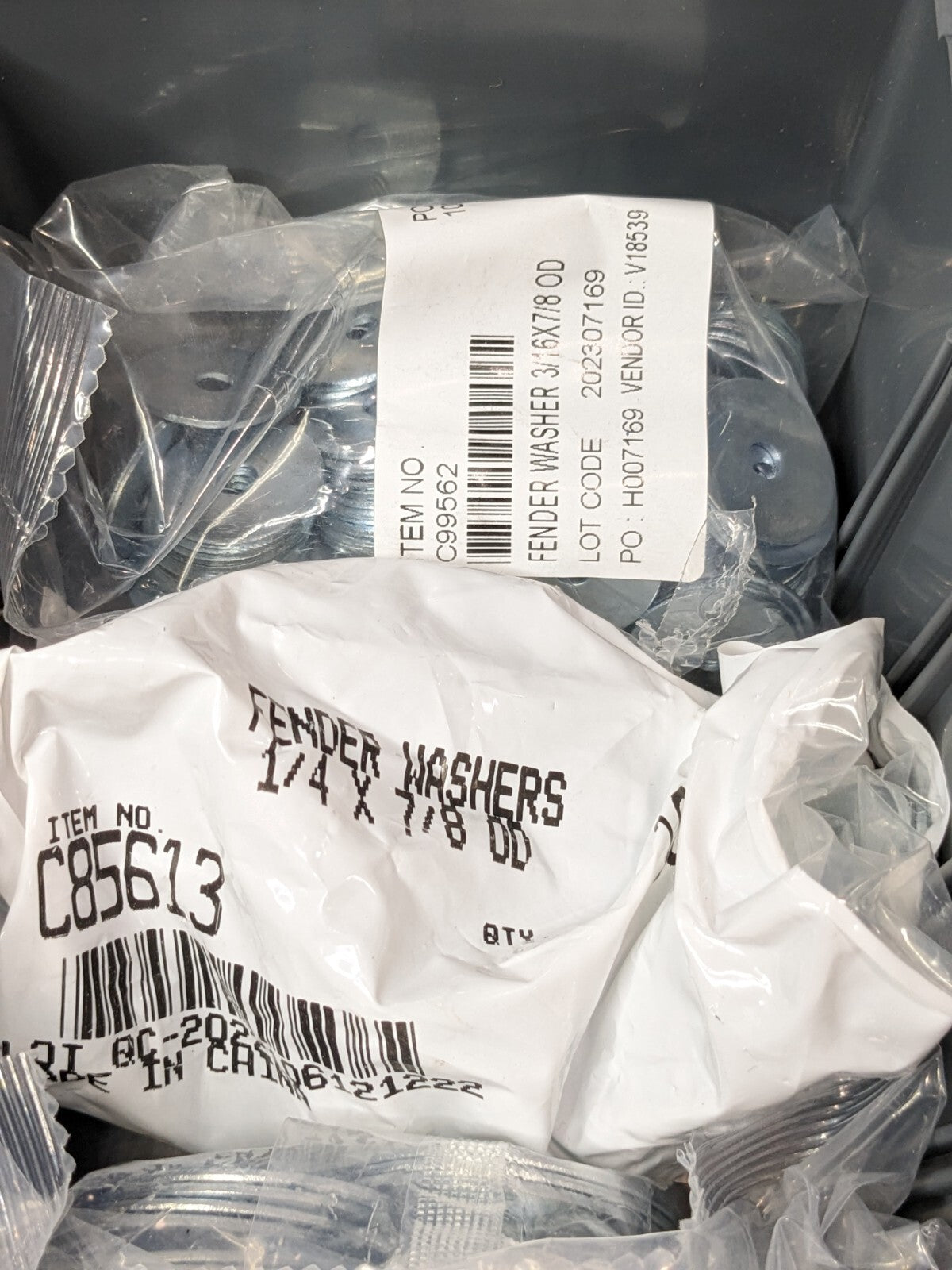 1450 Piece Fender Washers No 6 - 3/8" Diameter 8539