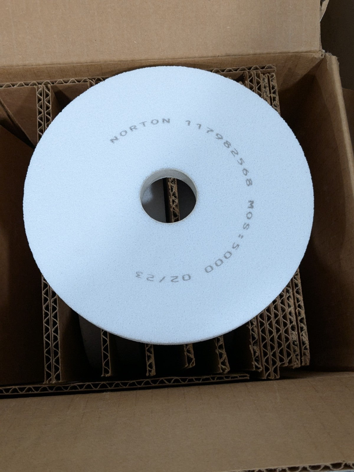 Norton Surface Grinding Wheels 165mm x 32mm x 15mm 120G Box of 6 66253282063