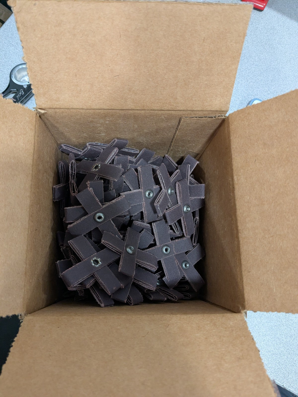 (100) Merit Aluminum Oxide Cross Pad: 2-1/4"x2-1/4"x1/2" 120G, Fine 08834184725