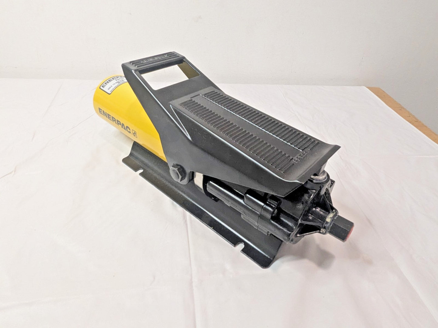 Enerpac Air Hydraulic Pump 10000 PSI PA133