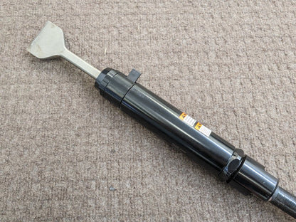 Universal Tool Long Reach Pneumatic Chisel Scaler 4600 BPM 90 PSI Max UT8630LI