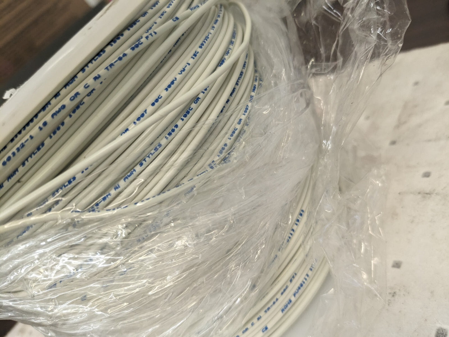 ALPHA WIRE 18 AWG, 1 Strand, 305 m OAL, Tinned Copper Hook Up Wire 3055/1 WH001