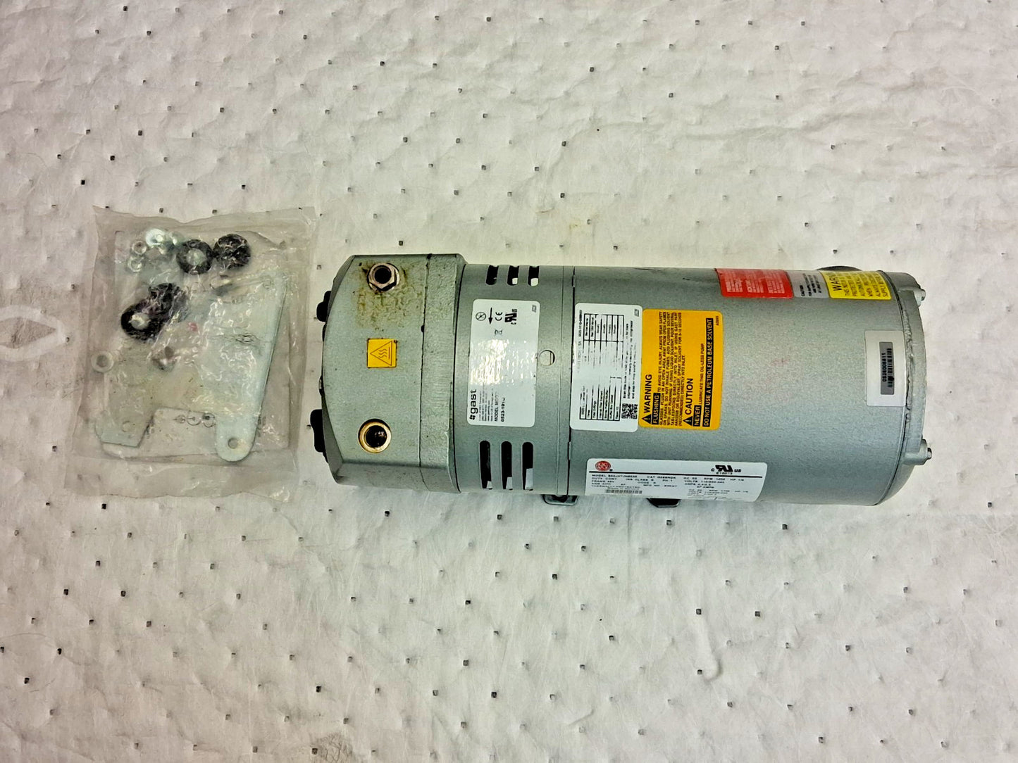 Gast Single Phase Rotary Vane Vacuum Pump 0523-101Q-G588NDX